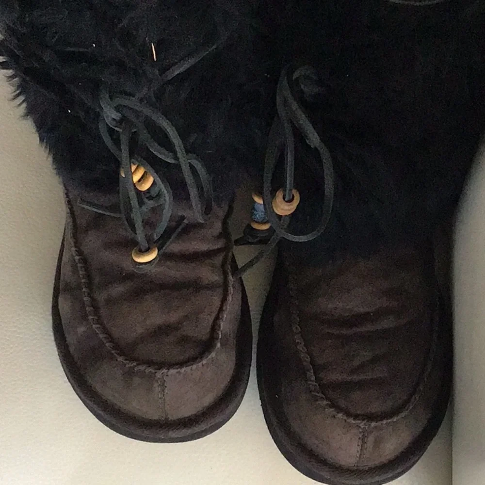 Size 9 furry uggs - Picture 4 of 6